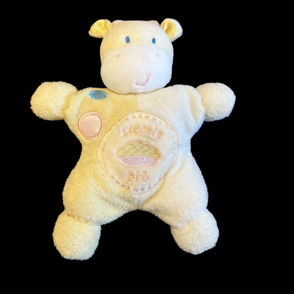 Kids Preferred Plush yellow giraffe cow rattle‎ Sweetie Pie- Asthma Friendly